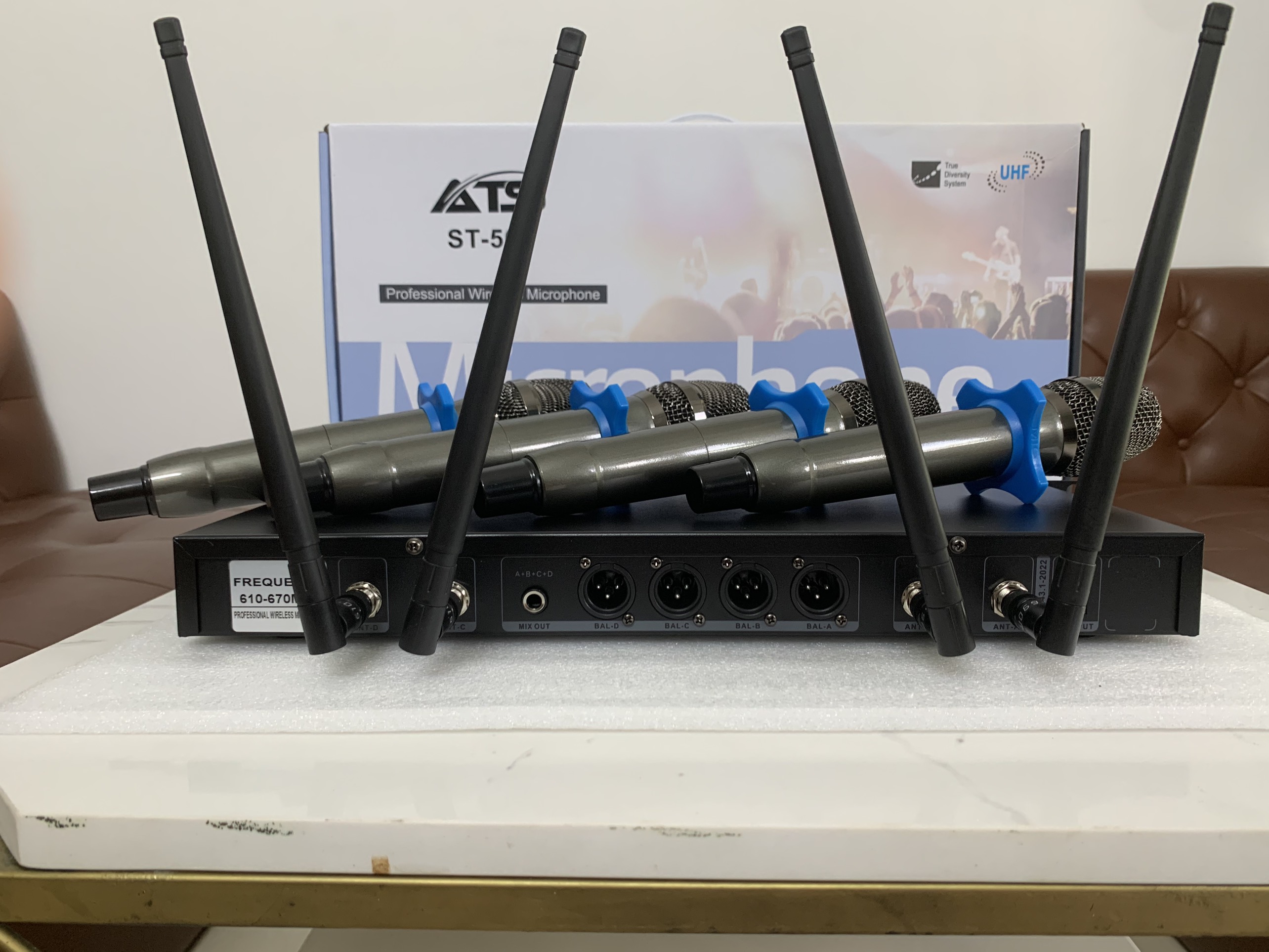 Micro không dây cầm tay ATS ST-560